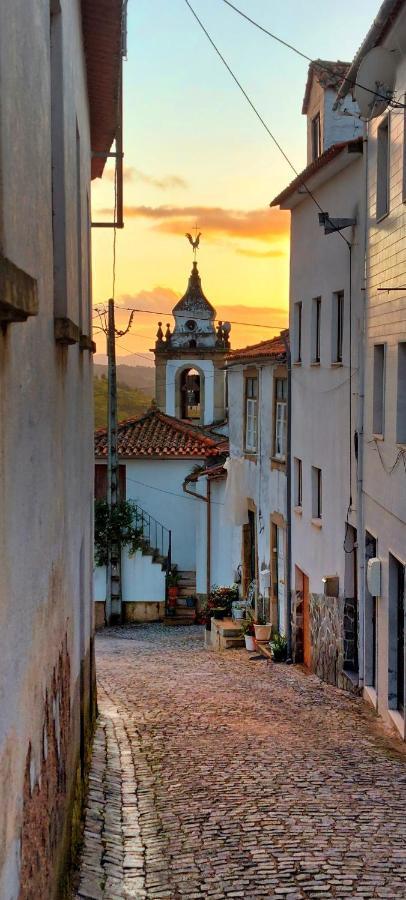 Хостел Casa Dona Alzira Арганил Экстерьер фото